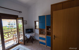 Xrysa's Seafront Maisonette, Nikiti, Sithonia