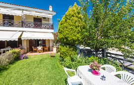 Xrysa's Seafront Maisonette, Nikiti, Sithonia