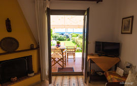 Xrysa's Seafront Maisonette, Nikiti, Sithonia
