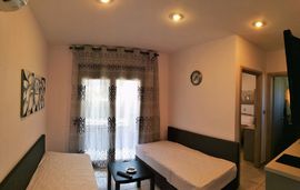 SunRay Apartments, Nikiti, Sithonia, 4 Bed Apartment, First Floor, No. 2