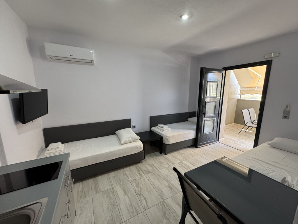 SunRay Apartments, Nikiti, Sithonia, 5 Bed Apartment, Semi-based, A2