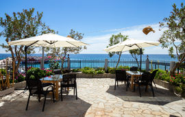 Ageri Pension, Potos, Thassos, Yard