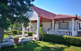 roky villa nea kallikratia kassandra 1