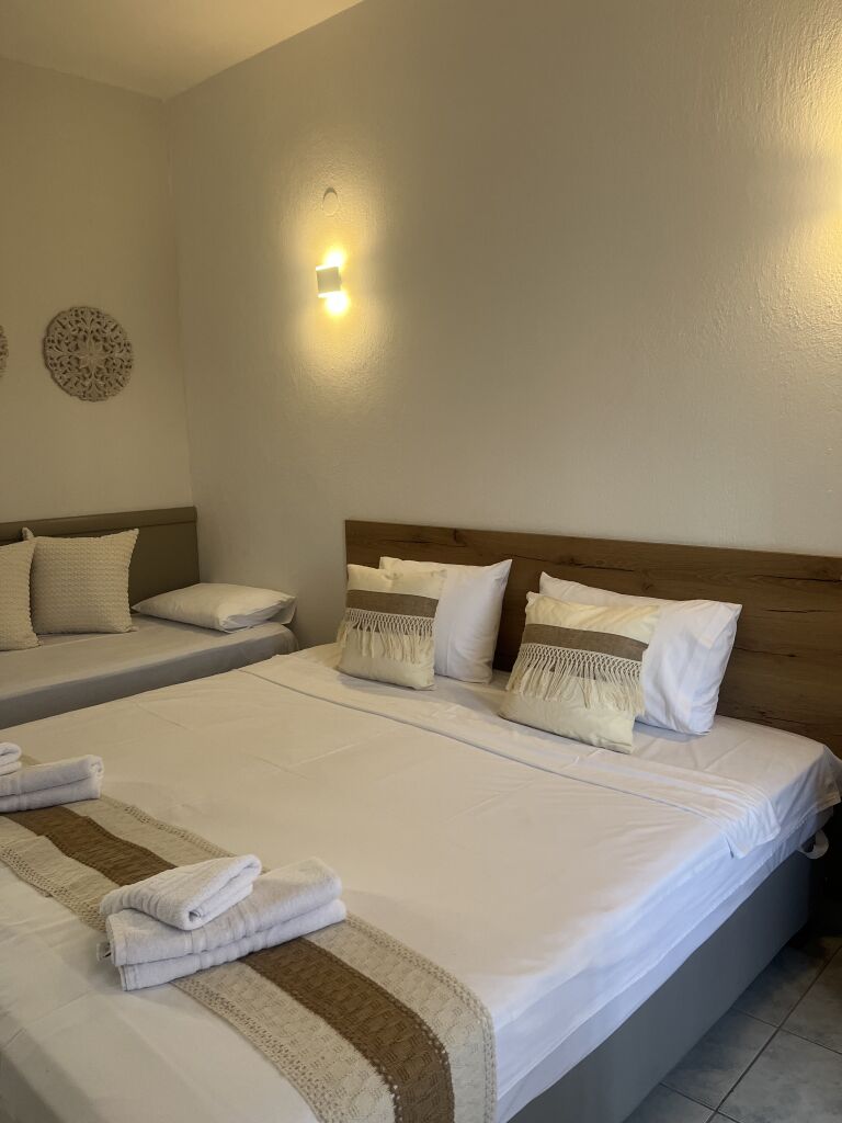 Zefyros Pension, Ammouliani, Athos