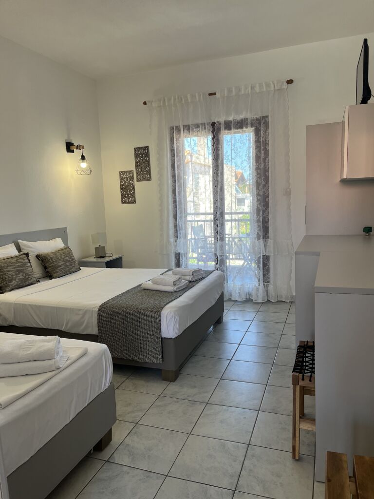 Zefyros Pension, Ammouliani, Athos