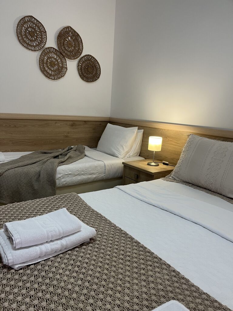 Zefyros Pension, Ammouliani, Athos