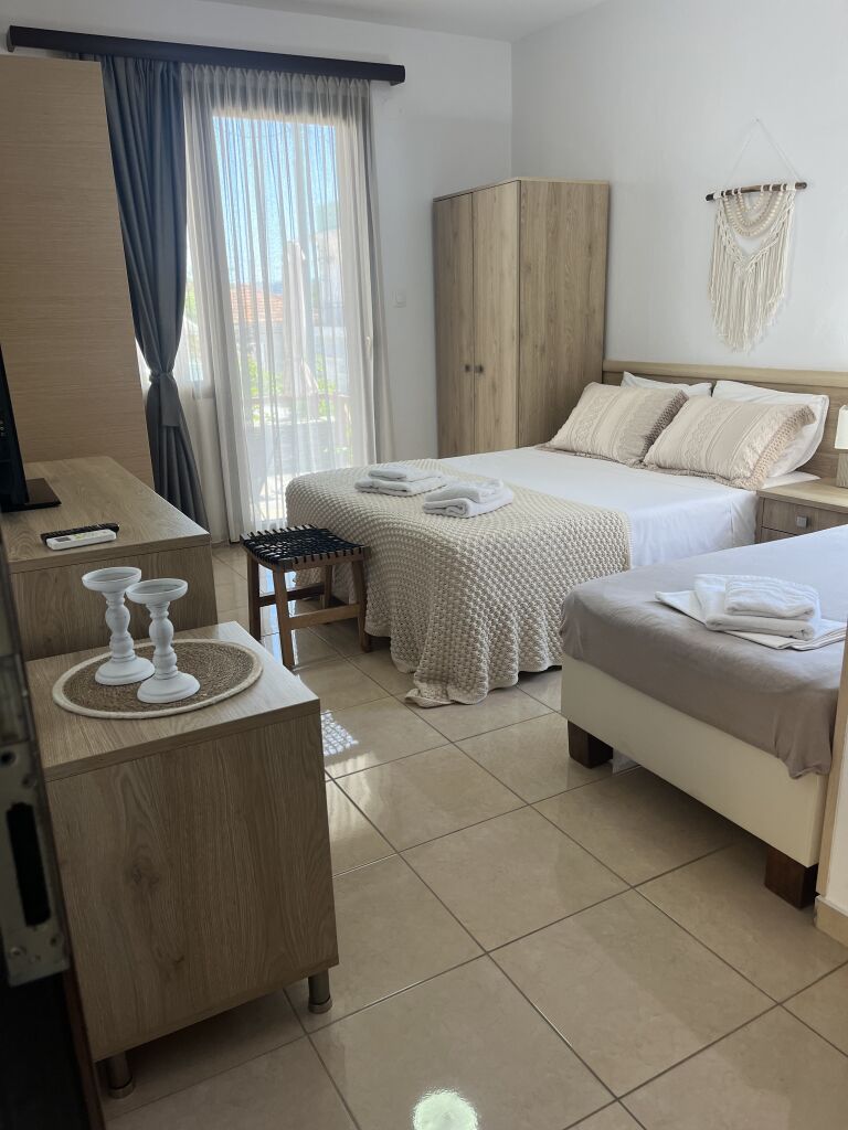 Zefyros Pension, Ammouliani, Athos