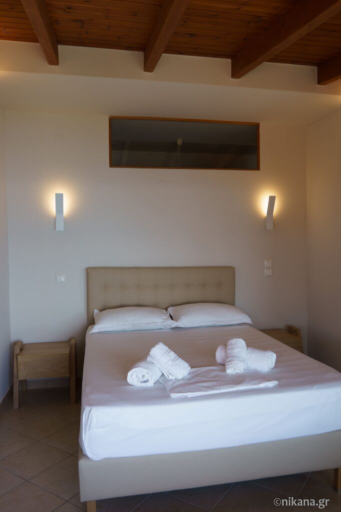 To Petrino Apartments, Vrahos, Epirus