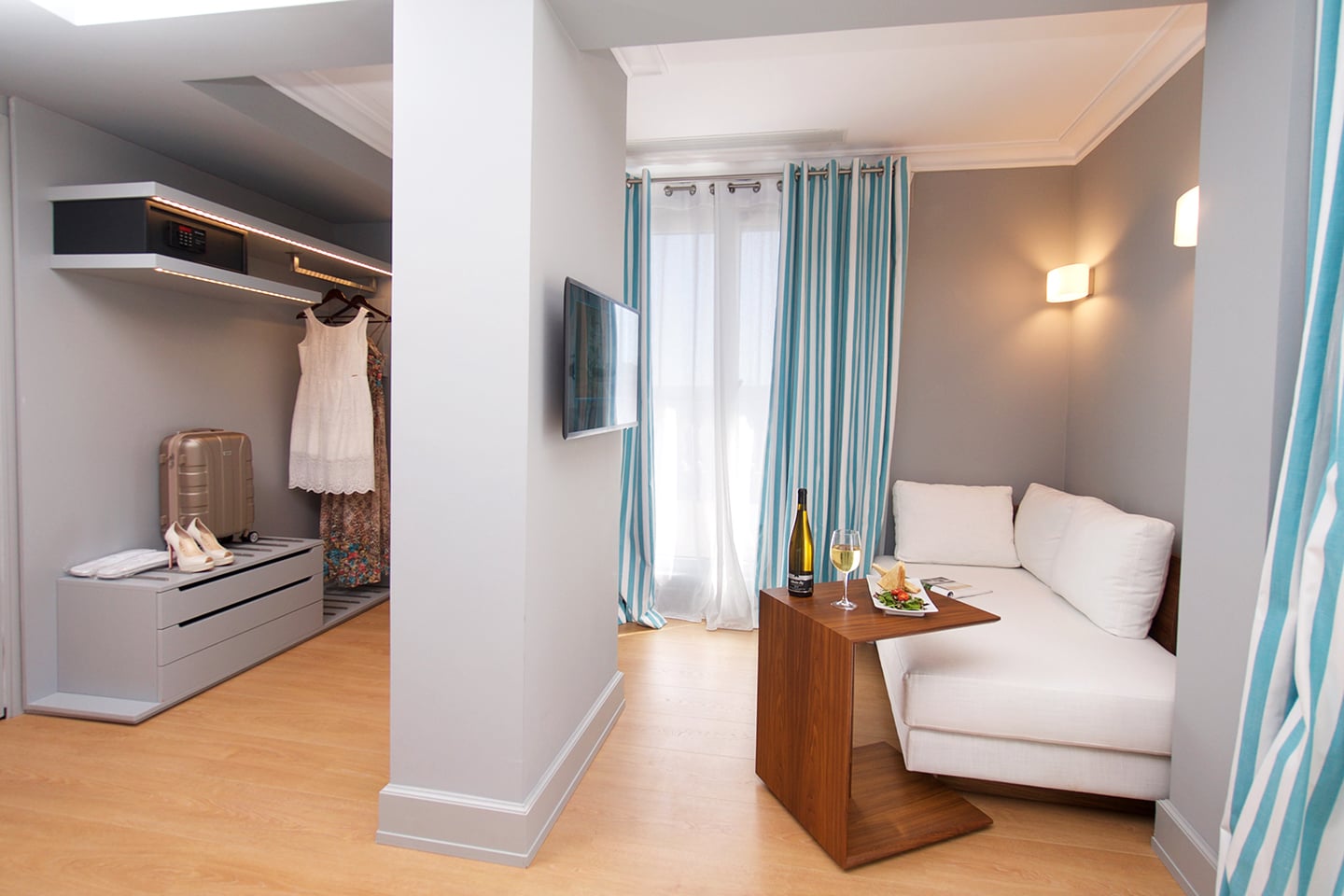 aenos hotel argostoli kefalonia suite outdoor jacuzzi  (1) 