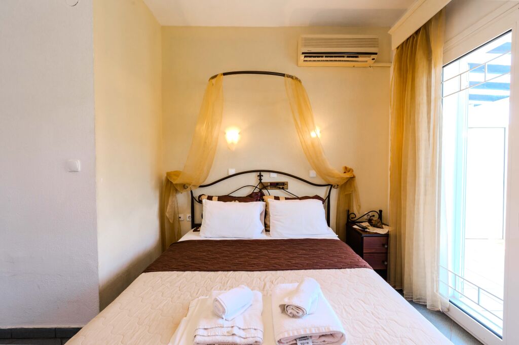 Kouros Studios, Limenas, Thassos, 2 Bed Studio, No.11