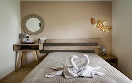 Finikes Studios, Limenas, Thassos