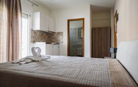 Finikes Studios, Limenas, Thassos