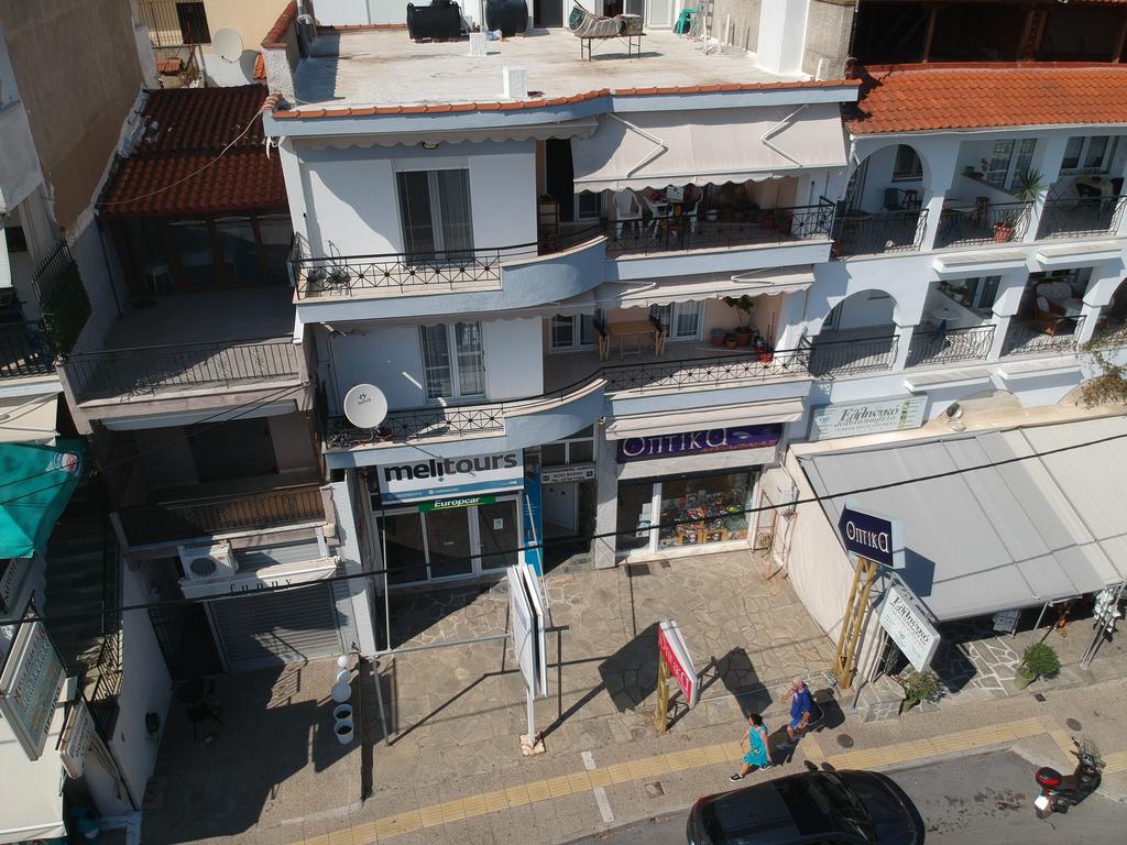 Livadiotis Apartments, Neos Marmaras
