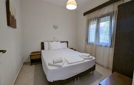 Eleni Pansion, Ammouliani, Athos