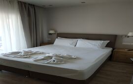 Horizon Studios, Pefkohori, Kassandra 3 bed, garden