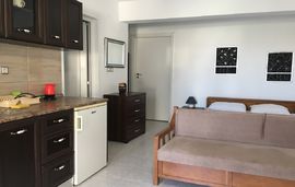 georges studio polichrono kassandra 1 