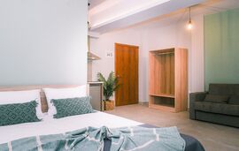 Bloom Garden Apartments, Ierissos, Athos