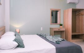 Bloom Garden Apartments, Ierissos, Athos