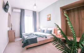 Bloom Garden Apartments, Ierissos, Athos