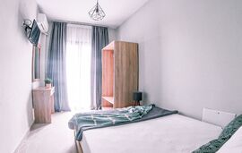 Bloom Garden Apartments, Ierissos, Athos