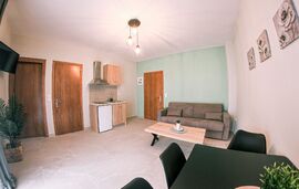 Bloom Garden Apartments, Ierissos, Athos