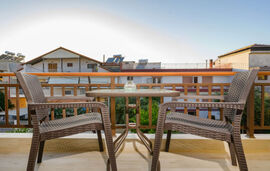 Bloom Garden Apartments, Ierissos, Athos