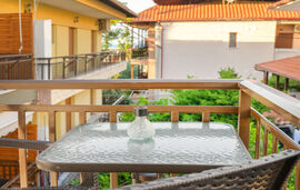 Bloom Garden Apartments, Ierissos, Athos