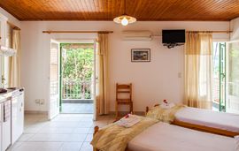 georgakis george rooms vassiliki lefkada 4 bed apartment 5