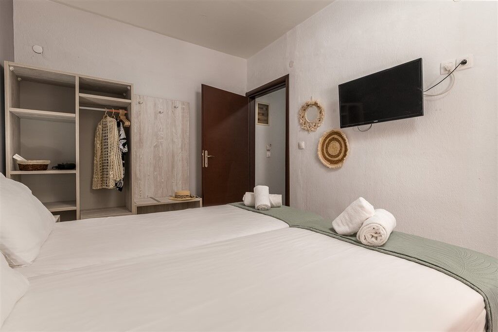 Theramvos Apartments, Pefkohori, Kassandra
