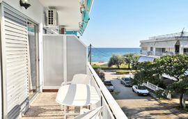themis 45 steps from the beach apartment 3