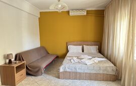 Sonia Villa, Potos, Thassos