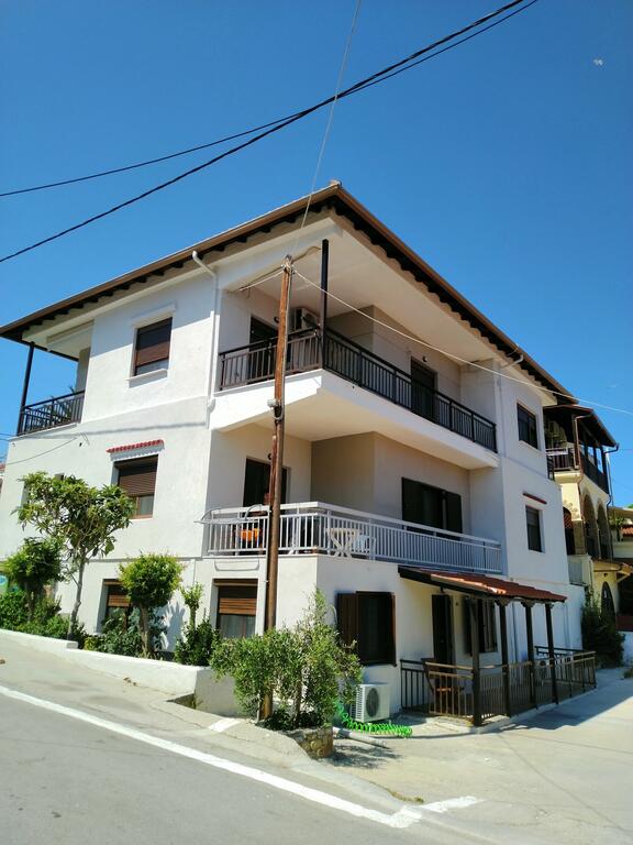 giannis apartments by the sea ammouliani athos 1 