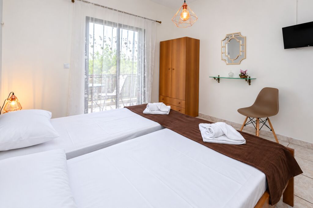 Evi's Studios, Potos, Thassos