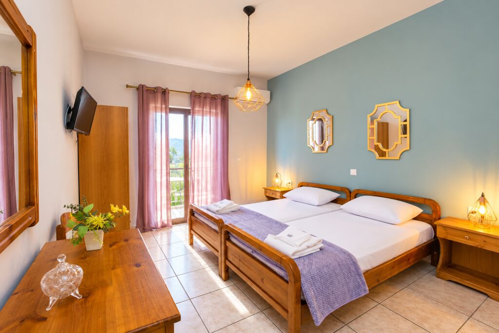Evi's Studios, Potos, Thassos