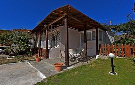 elina house and garden 2 nikiti sithonia 1
