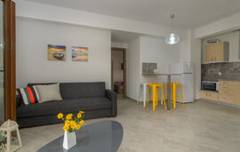 Aeri Villa, Ierissos, Athos, 2 Bedroom Apartment, Levantes
