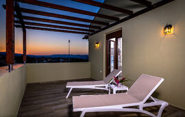 Aeri Villa, Ierissos, Athos, 4 Bed Studio, Ostria