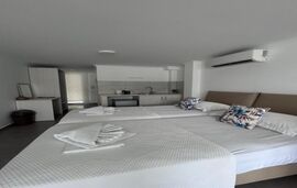 Andromeda Seaside Apartments, Nidri, Lefkada