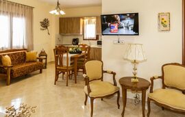 House Maria, Agios Nikolaos, Sithonia - 6 Bed Apartment