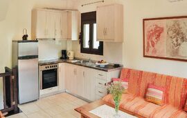 Milonas Villa, Skala Rachoni, Thassos, 6 Bed Apartment, Two-level, Vicky