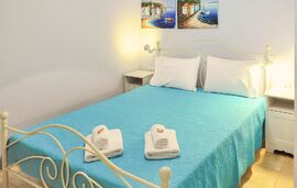 Milonas Villa, Skala Rachoni, Thassos, 4 Bed Studio, Ioanna