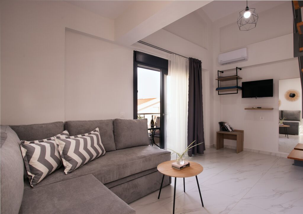 San Giorgio Apartments, Nikiti, Sithonia, 4 Bed Studio, Two-level, No. 201