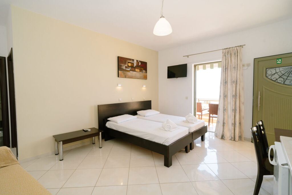 Siarbas Hotel, Vrahos, Epirus, 6 Bed Apartment, No. 2