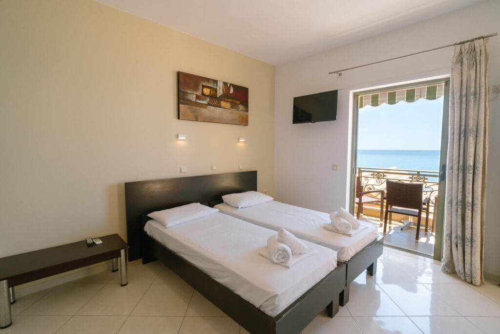 Siarbas Hotel, Vrahos, Epirus, 6 Bed Apartment, No. 2