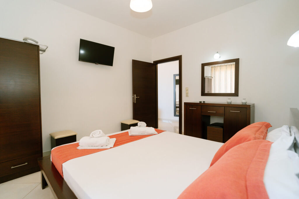 Siarbas Hotel, Vrahos, Epirus, 6 Bed Apartment, No. 2