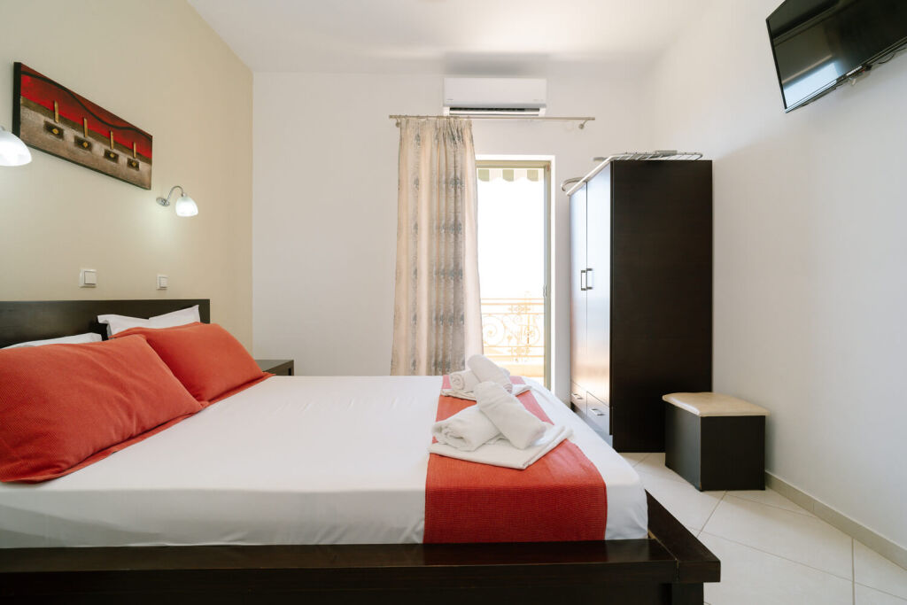 Siarbas Hotel, Vrahos, Epirus, 6 Bed Apartment, No. 2