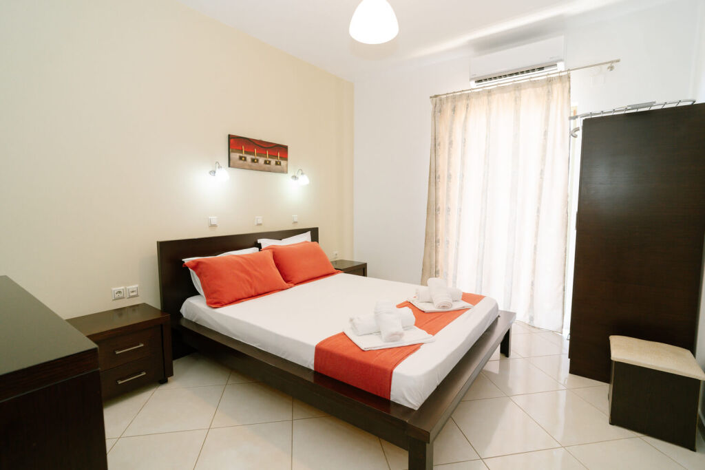 Siarbas Hotel, Vrahos, Epirus, 6 Bed Apartment, No. 2