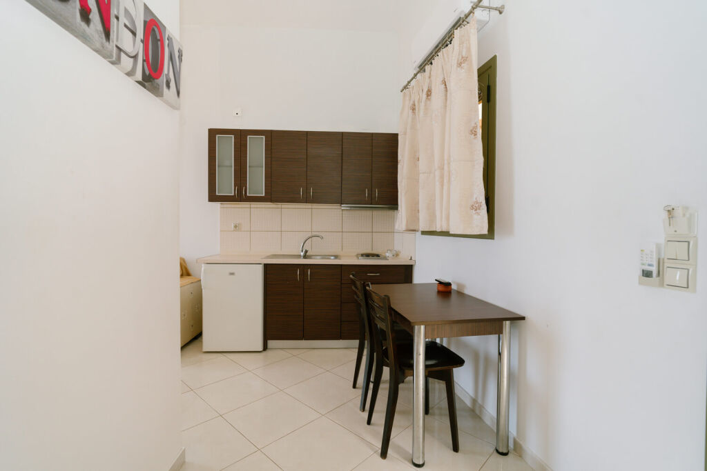 Siarbas Hotel, Vrahos, Epirus, 6 Bed Apartment, No. 4