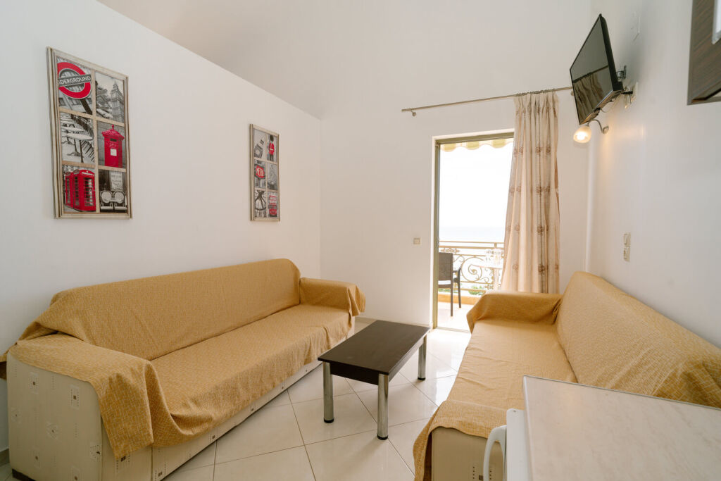 Siarbas Hotel, Vrahos, Epirus, 6 Bed Apartment, No. 4