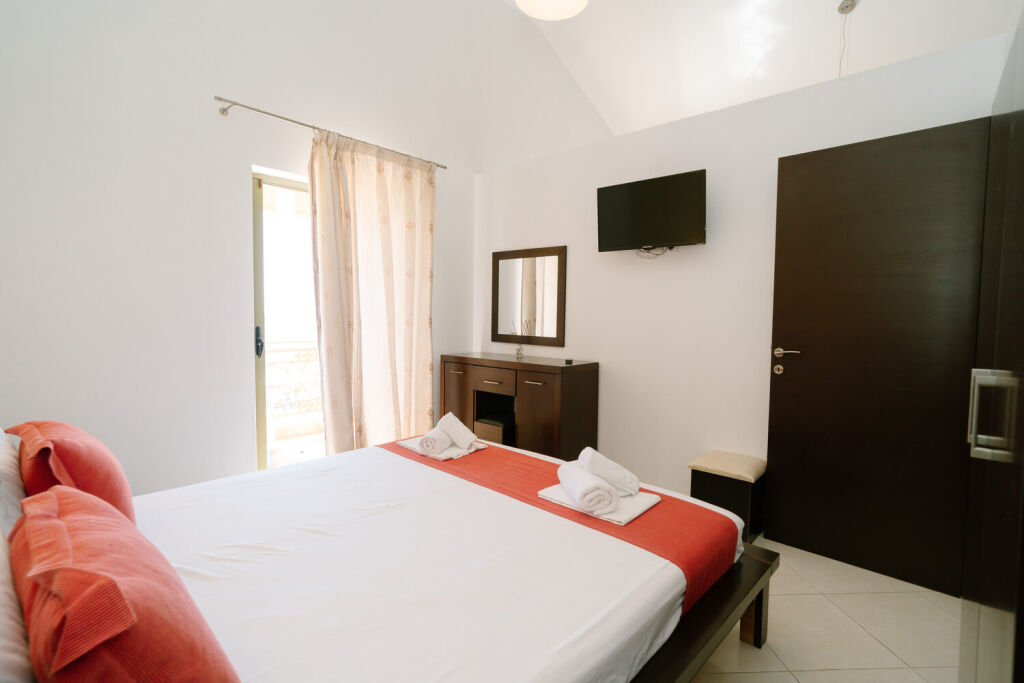 Siarbas Hotel, Vrahos, Epirus, 6 Bed Apartment, No. 4